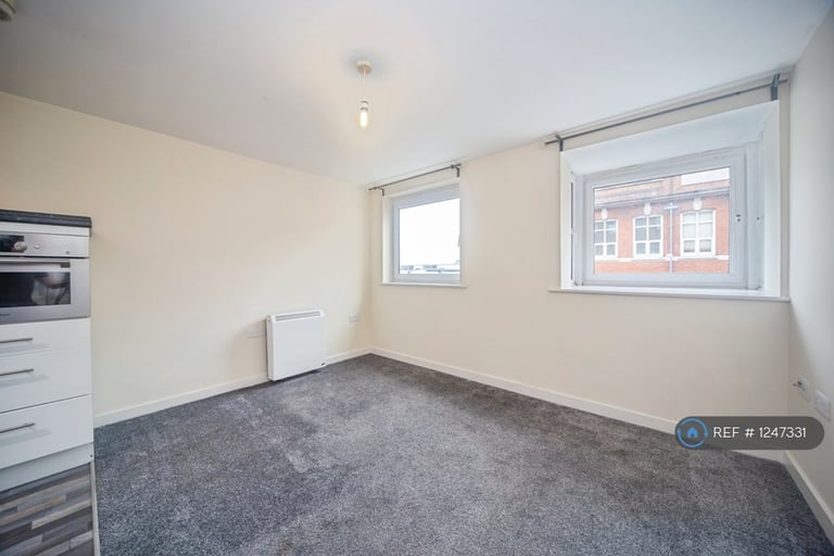 1 bedroom flat in Anglesea Terrace, Southampton, SO14 (1 bed) (#1247331)