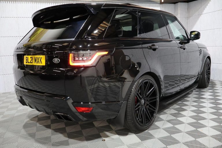 LAND ROVER RANGE ROVER SPORT 3.0 D300 MHEV HSE Silver Auto 4WD Euro 6 (s/s) 5dr