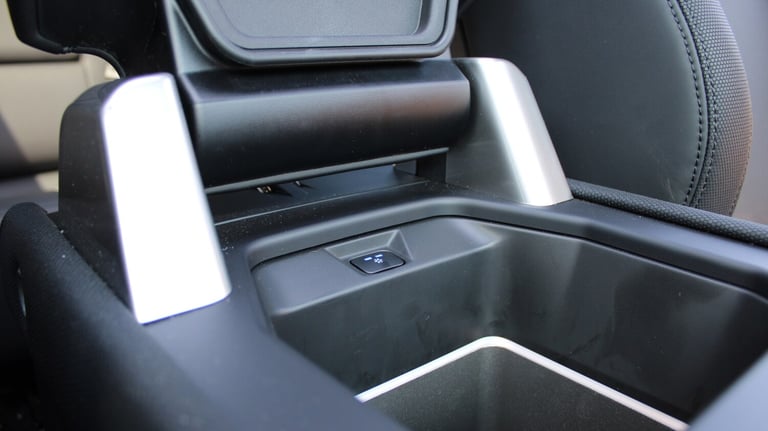 2025 Land Rover Defender Diesel Estate 3.0 D300 Outbound 130 5dr Auto SUV Diesel Automatic