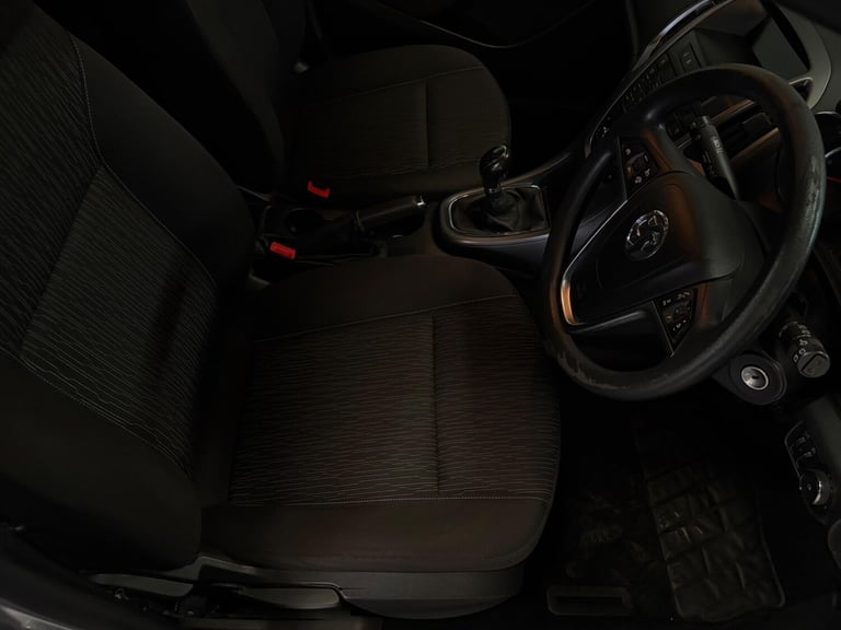 2014 Vauxhall Astra 1.4 16v Design Euro 5 5dr HATCHBACK Petrol Manual