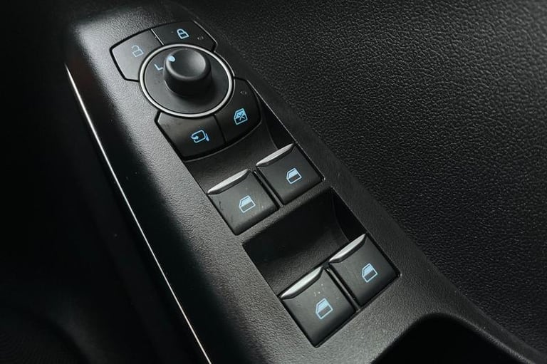 2023 Ford Puma 1.0 EcoBoost Hybrid mHEV Titanium 5dr HATCHBACK PETROL Manual