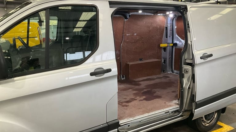 2021 Ford Transit Custom L1 H1 Leader Premium TDCI 105 ps SWB With Air Conditioning, Sat Nav , Ro...