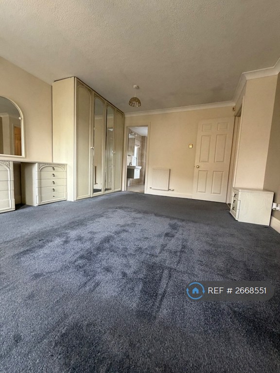 5 bedroom house in Queens Acre, Windsor, SL4 (5 bed) (#2668551)