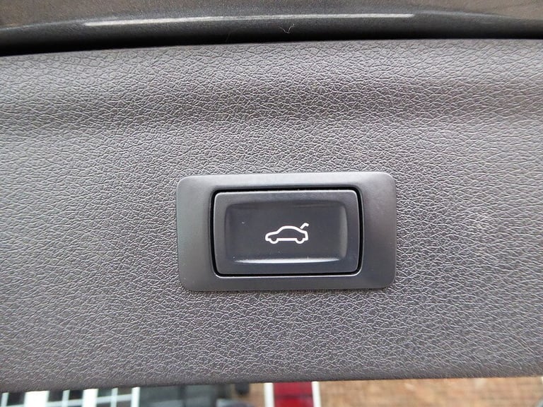 2015 Audi Q3 2.0T FSI Quattro S Line Plus 5dr S Tronic ESTATE PETROL Automatic