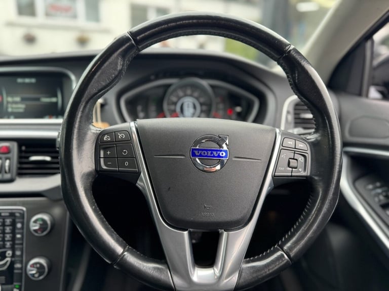 2014 Volvo V40 Cross Country 2.0 D3 Lux Nav Hatchback 5dr Diesel Geartronic Euro 5 (s/s) (150 ps)...