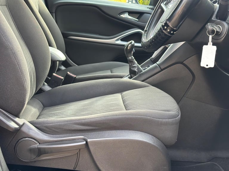 2013 Vauxhall Zafira Tourer 1.8 16V Exclusiv Euro 5 5dr Petrol