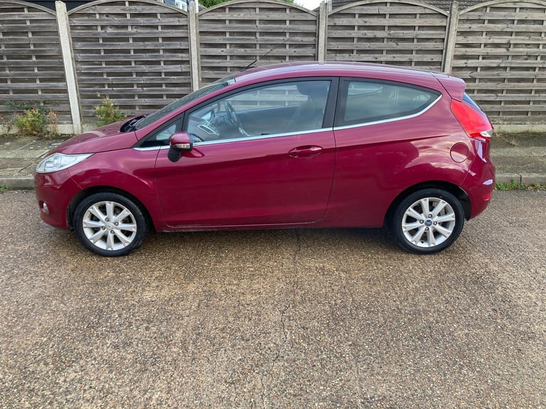 2009 FORD FIESTA 1.4 ZETEC 3 DOOR HATCHBACK, ULEZ COMPLIANT. YEARS MOT. .