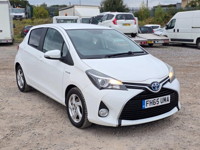 2016 Toyota Yaris 1.5 VVT-h Icon Hatchback 5dr Petrol Hybrid E-CVT Euro 6 (101 ps) Hatchback Hybr...