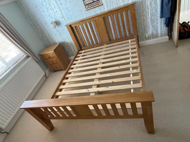 FREE DELIVERY SOLID OAK KINGSIZE BED FRAME GREAT CONDITION