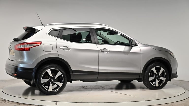 2015 Nissan Qashqai 1.6 dCi n-tec+ XTRON 2WD Euro 6 (s/s) 5dr HATCHBACK Diesel Automatic