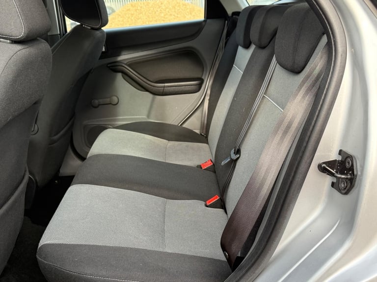 2010 Ford Focus 1.6 Zetec 5dr HATCHBACK Petrol Manual