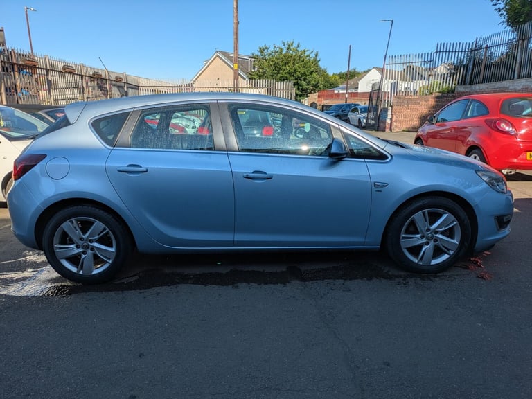 image for 2015 Vauxhall Astra 2.0 CDTi 16V ecoFLEX SRi [165] 5dr HATCHBACK Diesel Manual