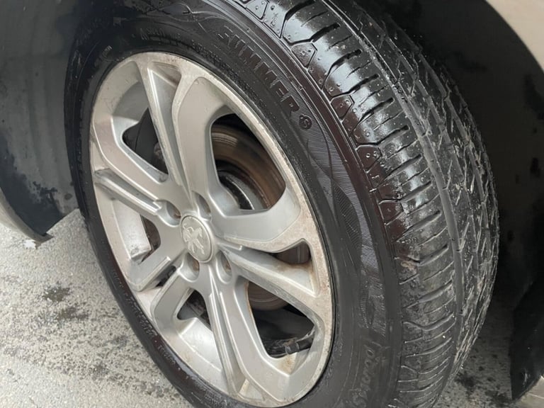 PEUGEOT 208 1.4 HDi Allure DIESEL FULL SERVICE HISTORY 2013