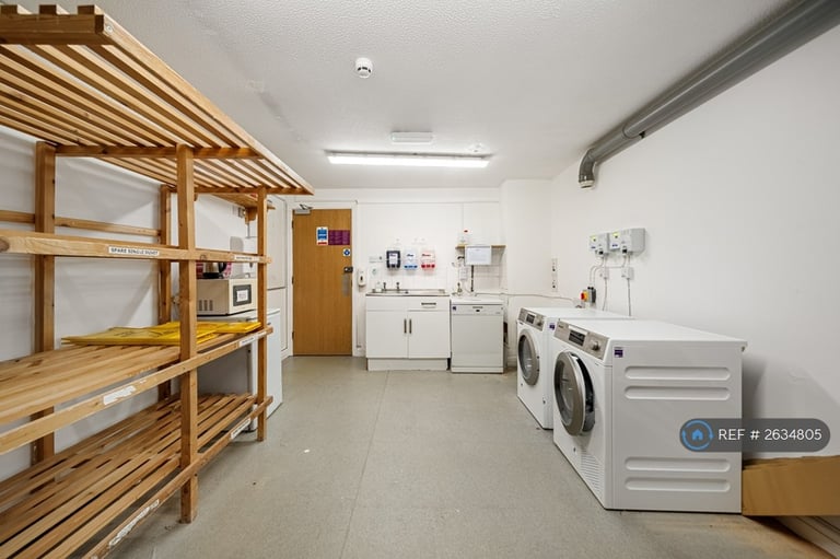 Studio flat in Hever Court Road, Singlewell, DA12 (#2634805)