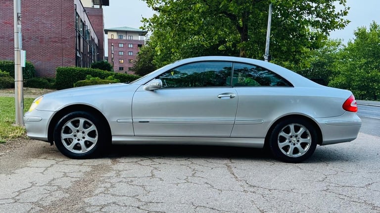 Mercedes-Benz CLK 3.2 CLK320 Elegance 2dr Petrol Automatic - Image 11