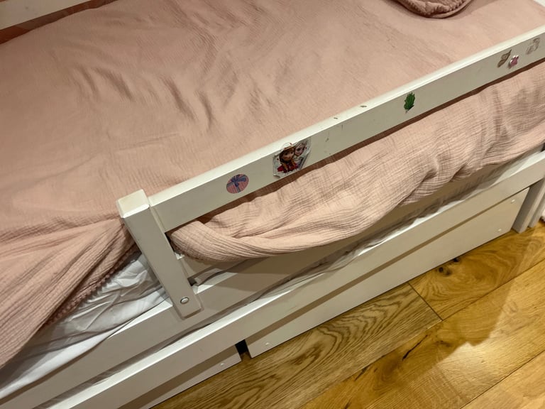 Kids single bed with pull out bed and drawers