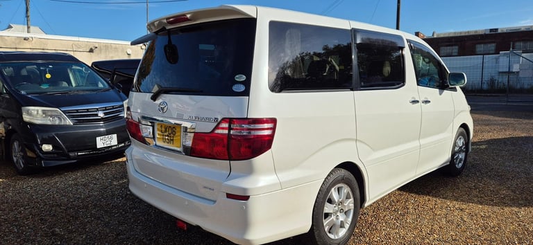 Toyota Alphard 1/2 Berth Campervan with Fridge