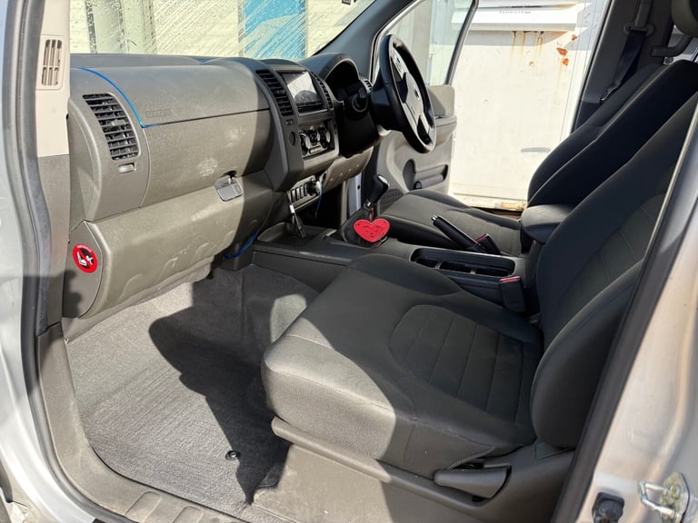 NISSAN NAVARA DOUBLE CAB PICK UP TRUCK 2.5DCI 4X4 4WD 102K NO VAT