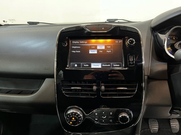 2014 Renault Clio 1.5 dCi Dynamique S MediaNav Hatchback 5dr Diesel Manual Euro 5 (s/s) (90 p Hat...