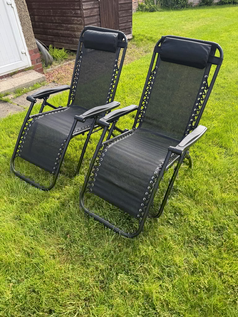 x2 Zero gravity folding sun loungers