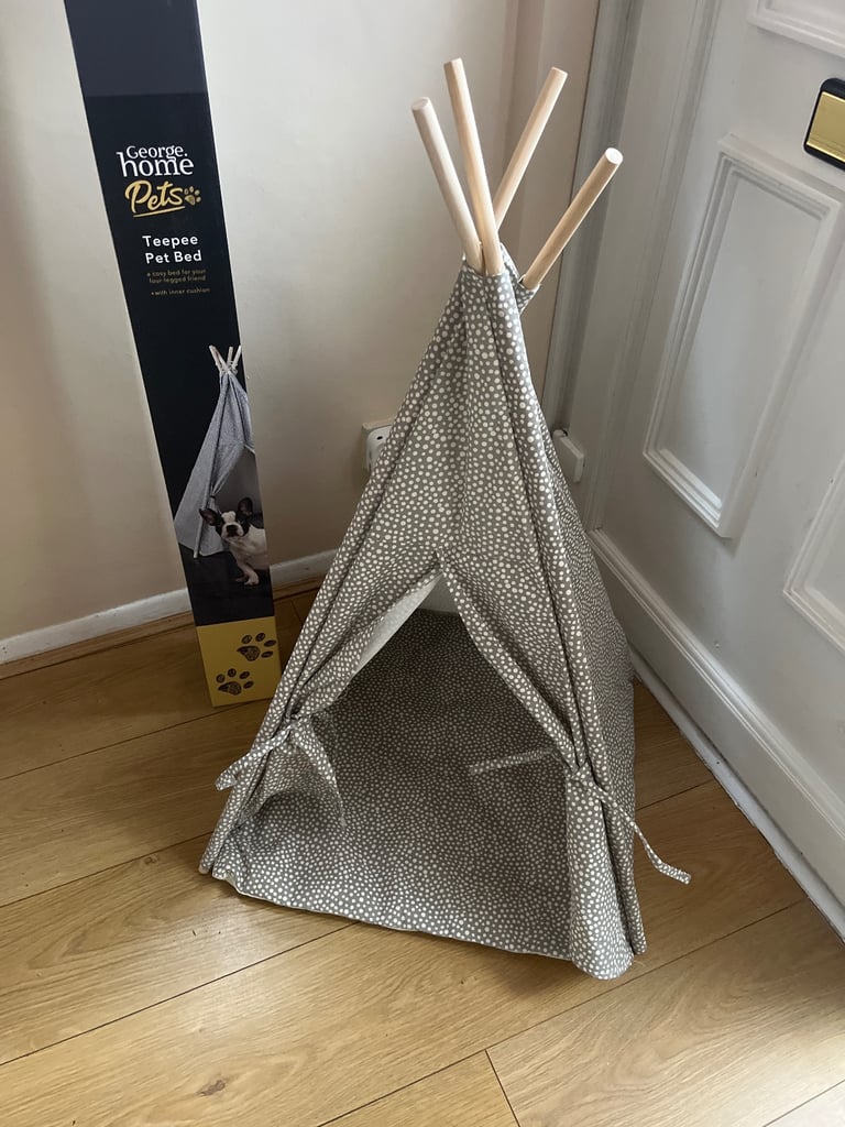Brand new pet tee pee 