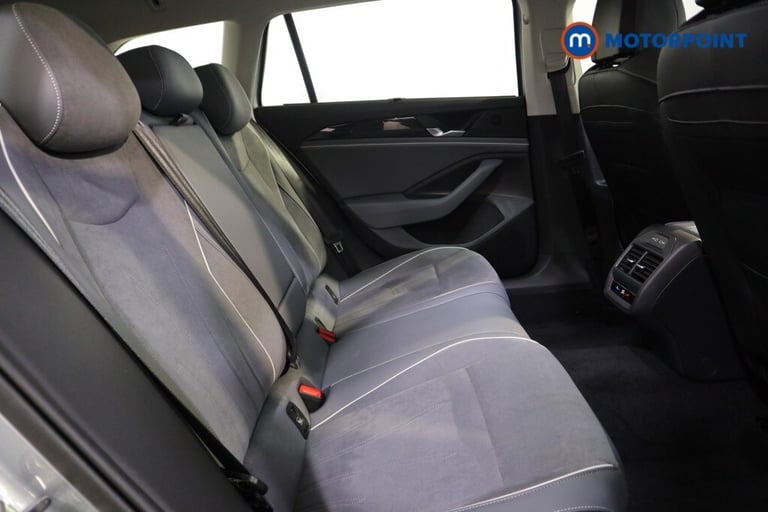 2025 Volkswagen Passat 1.5 TSI eHybrid Life 5dr DSG Estate Hybrid Automatic