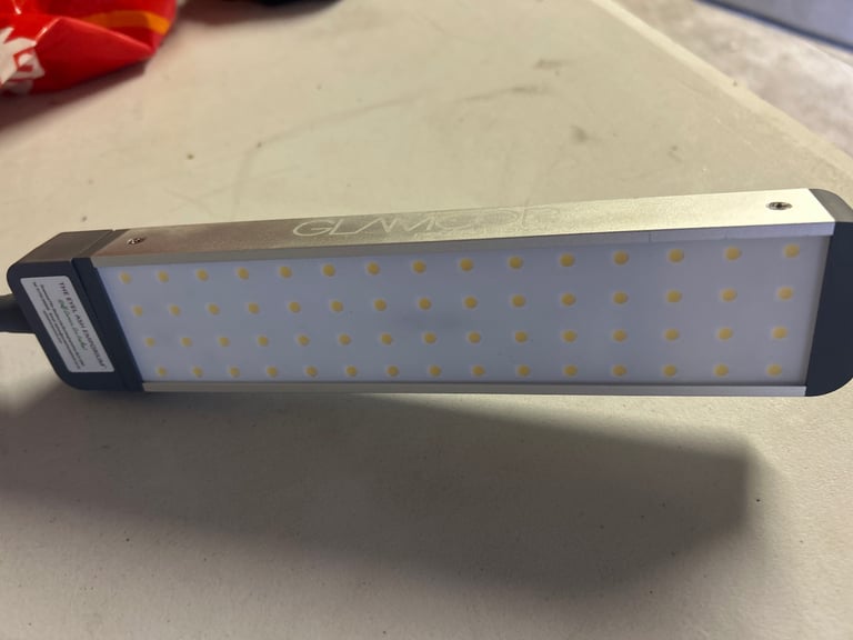 Glamcor beauty light for lashes / nails 
