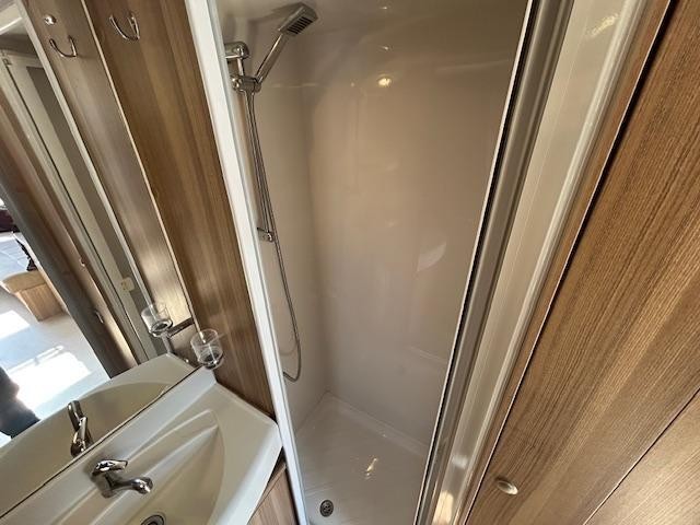 2012 STERLING DIAMOND ELITE COMPACT TOURING CARAVAN