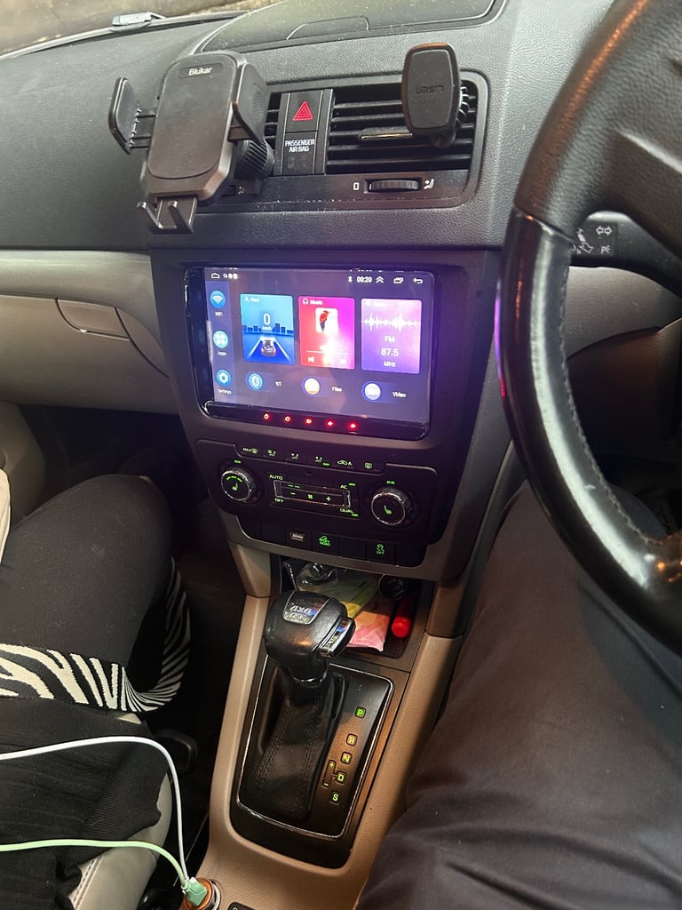 Skoda, YETI, Hatchback, 2010, Semi-Auto, (DSG) 1968 (cc), 5 doors