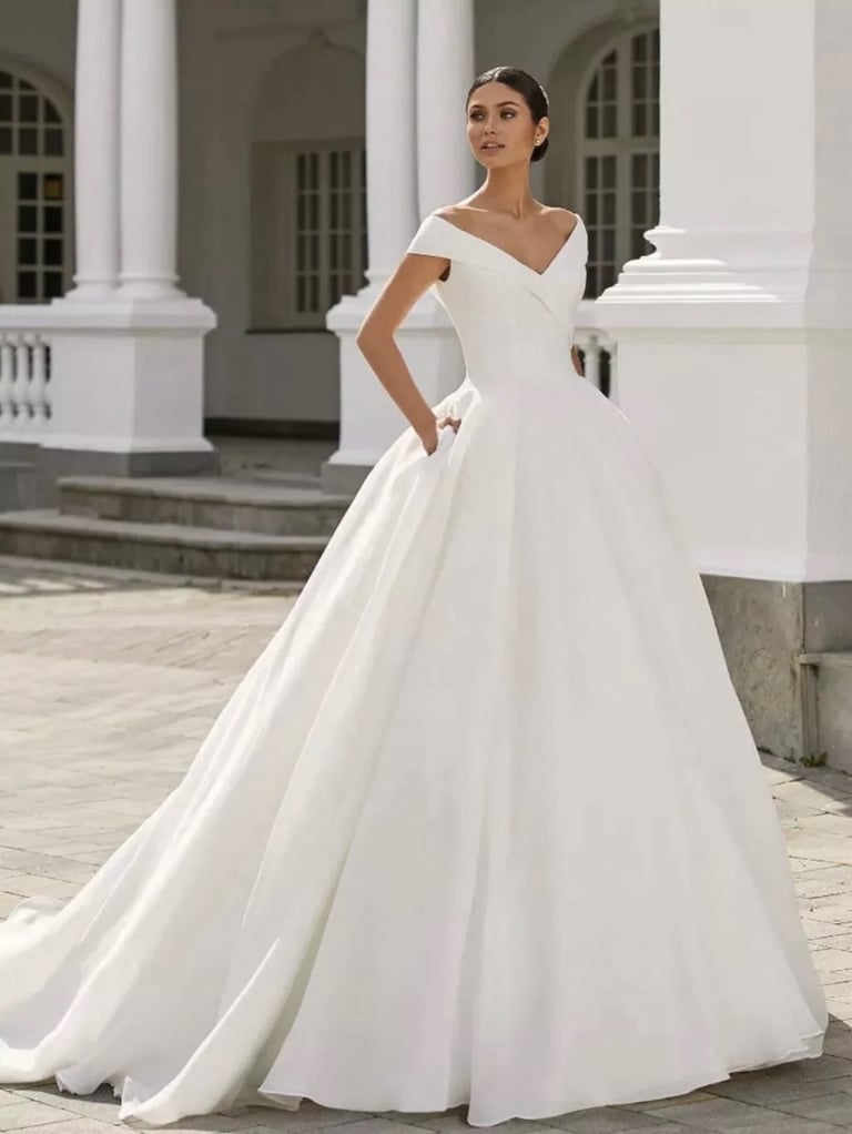 Reduced Pronovias Farrah Wedding dress for sale 