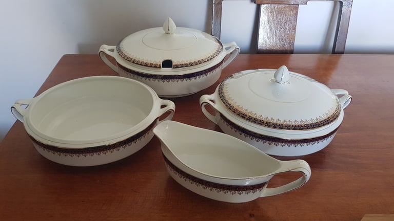 Alfred Meakin Bleu De Roi Tableware 3 Tureen Serving Dishes plus Gravy Boat