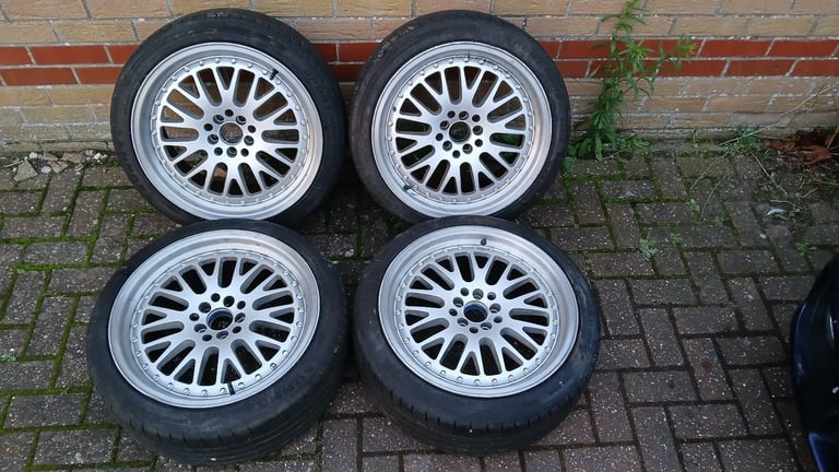 Jr10 18inch alloy wheels and tyres 5x100/5x114