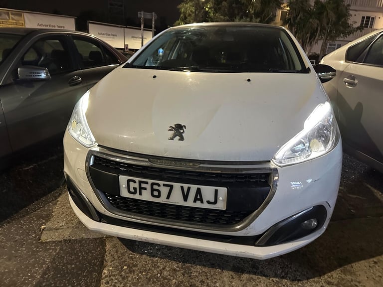 2017 Peugeot 208 1.2 PureTech Allure Premium Euro 6 (s/s) 5dr HATCHBACK Petrol Manual