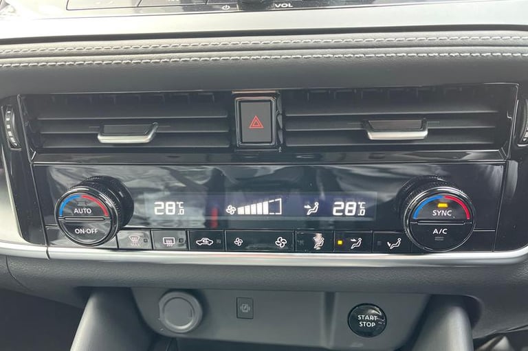 2025 Nissan Qashqai 1.5 E-Power N-Connecta [Glass Roof] 5dr Auto Automatic Hatchback Hybrid Autom...