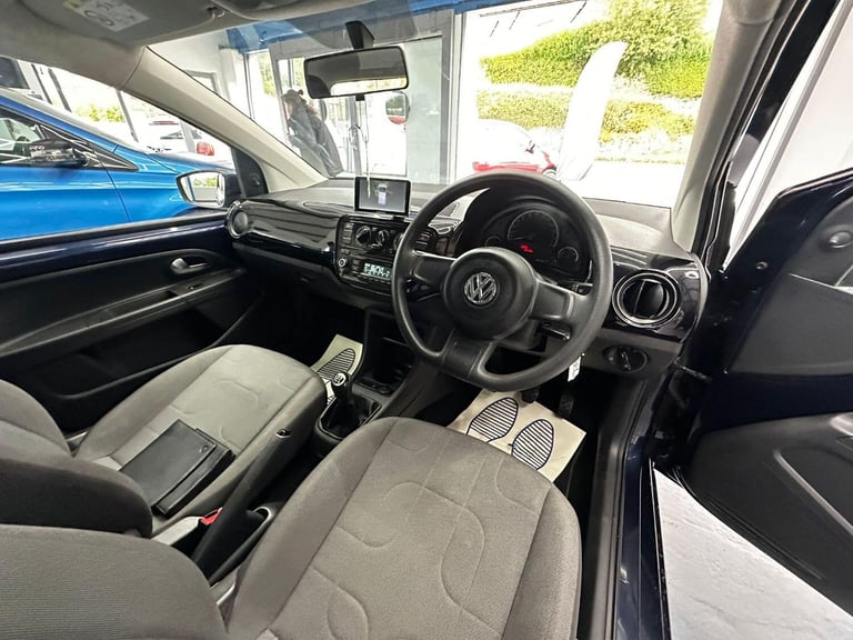 VOLKSWAGEN UP 1.0 BlueMotion Tech Move up! 2015