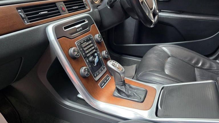  Volvo V70 3.0 T6 R-Design Geartronic AWD Petrol Automatic