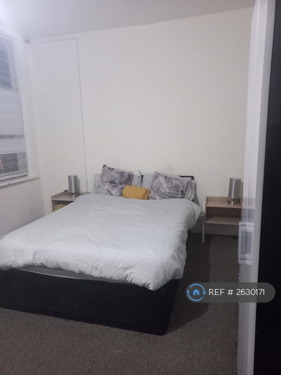 1 bedroom flat in Colwick Road, Nottingham, NG2 (1 bed) (#2630171)