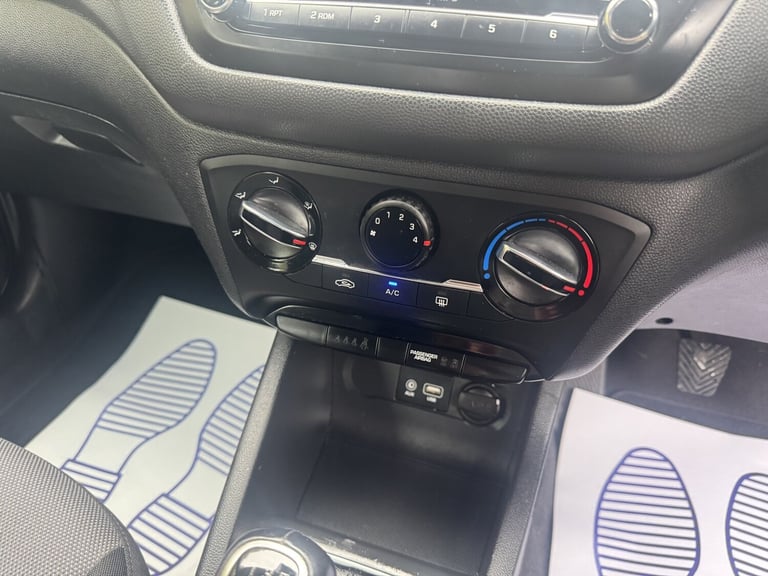 HYUNDAI I20 1.2 SE 2017