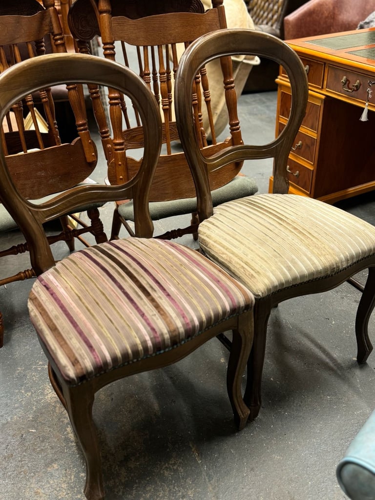 2 gorgeous vintage balloon back chairs.