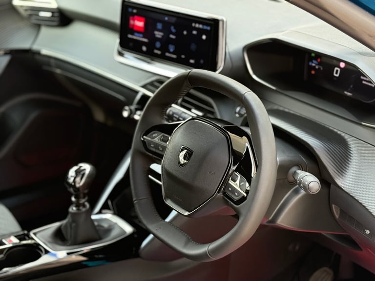 2025 Peugeot 2008 1.2 PureTech Allure 5dr ONLY 710 MILES, MAY 2028 WARRANTY,  HATCHBACK Petrol Ma...