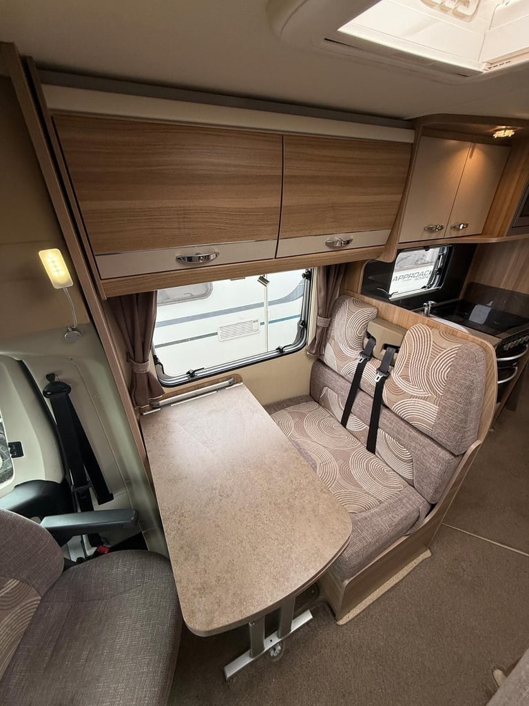 Bessacarr E444 Side Dinette Converts To Double Rear Bathroom