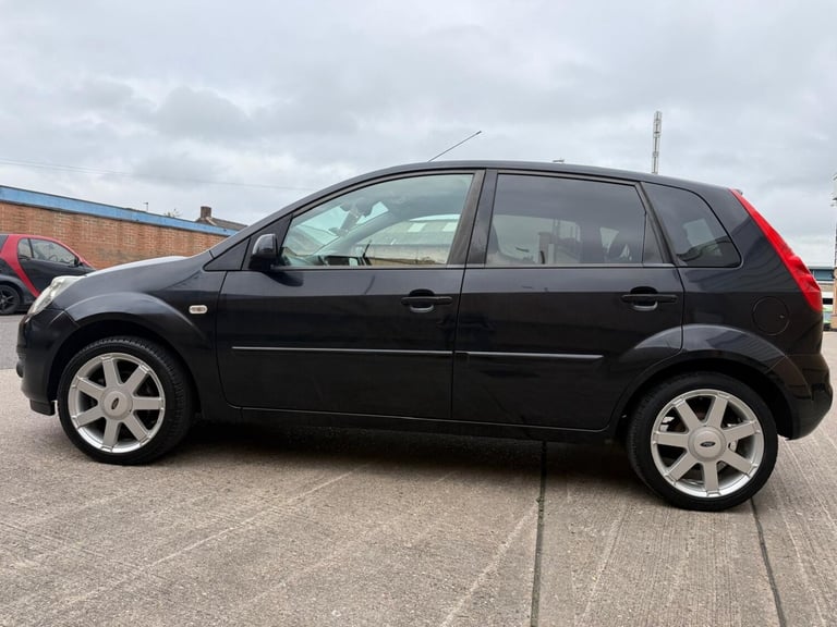 FORD FIESTA 1.3 Zetec Climate 2007 - Image 6