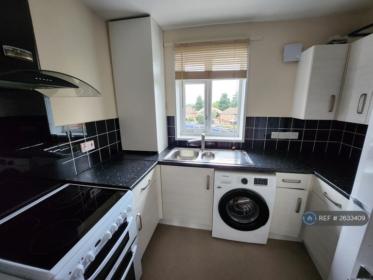 3 bedroom flat in Earlham West Centre, Norwich, NR5 (3 bed) (#2633409)