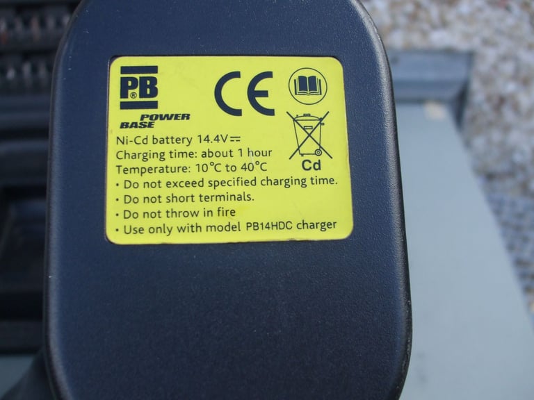 CORDLESS HAMMER DRILL & DRILL SET