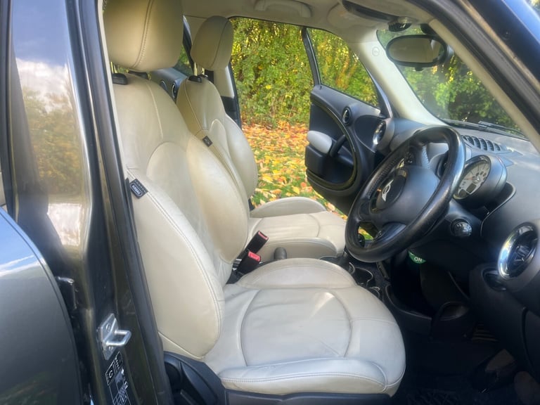 2011 MINI Countryman 1.6 Cooper 5dr Auto HATCHBACK Petrol Automatic