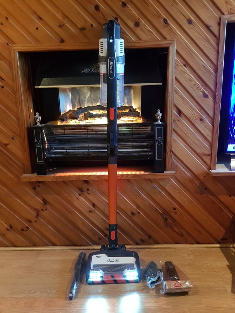 image for white cordless shark iz201uk anti hair wrap duoclean vacuum filters washed and dri