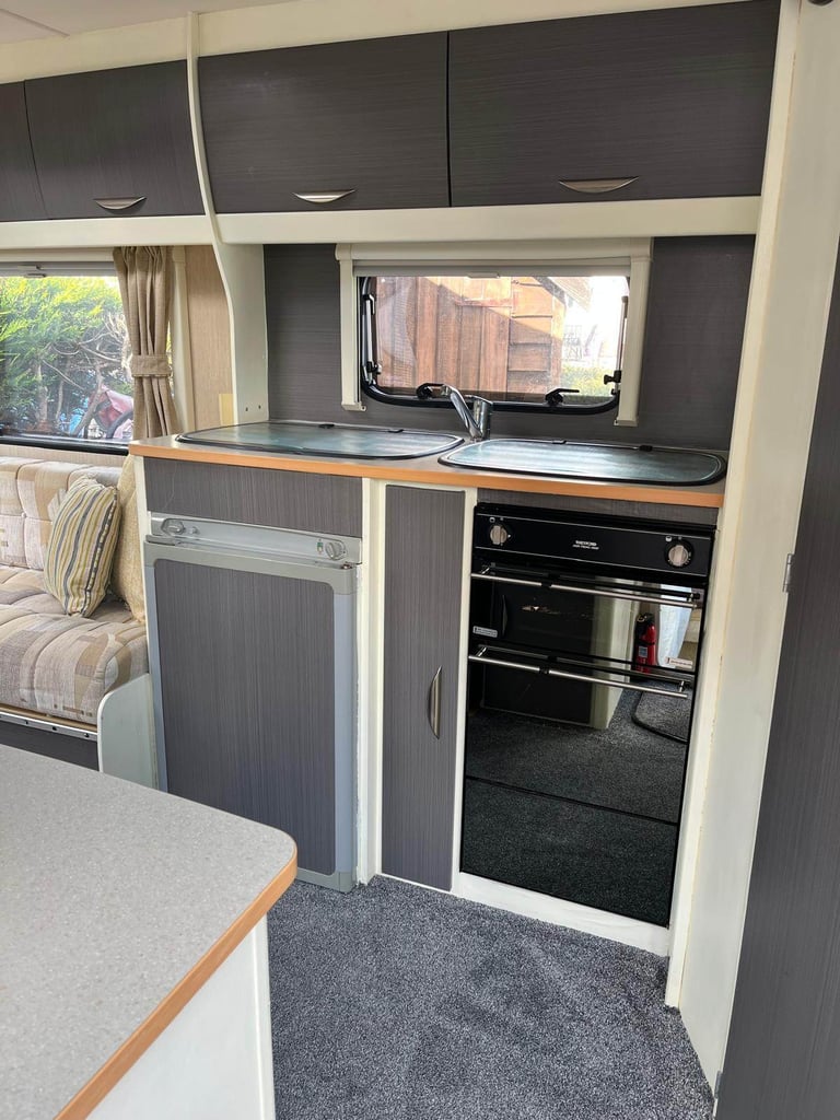 2 berth elldis breeze 452 2010 model. 