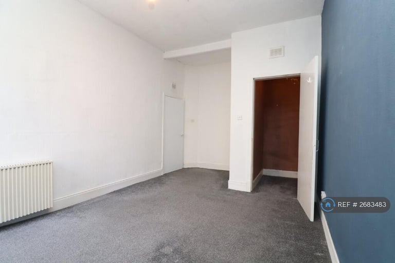 2 bedroom flat in Boyd Street, Glasgow, G42 (2 bed) (#2683483)