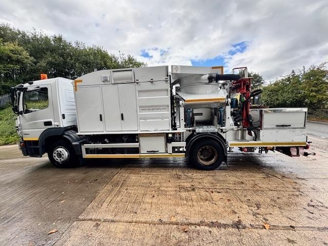 2015 65 Mercedes Atego 1324 E6 RSP vacuum excavator with coring rig