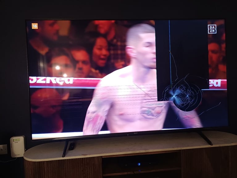 Hisense 75 inch tv for sale for spares or repair